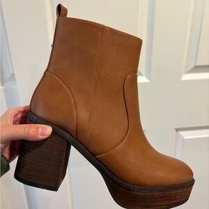 House of Harlow Brown Leather Ankle Boots
